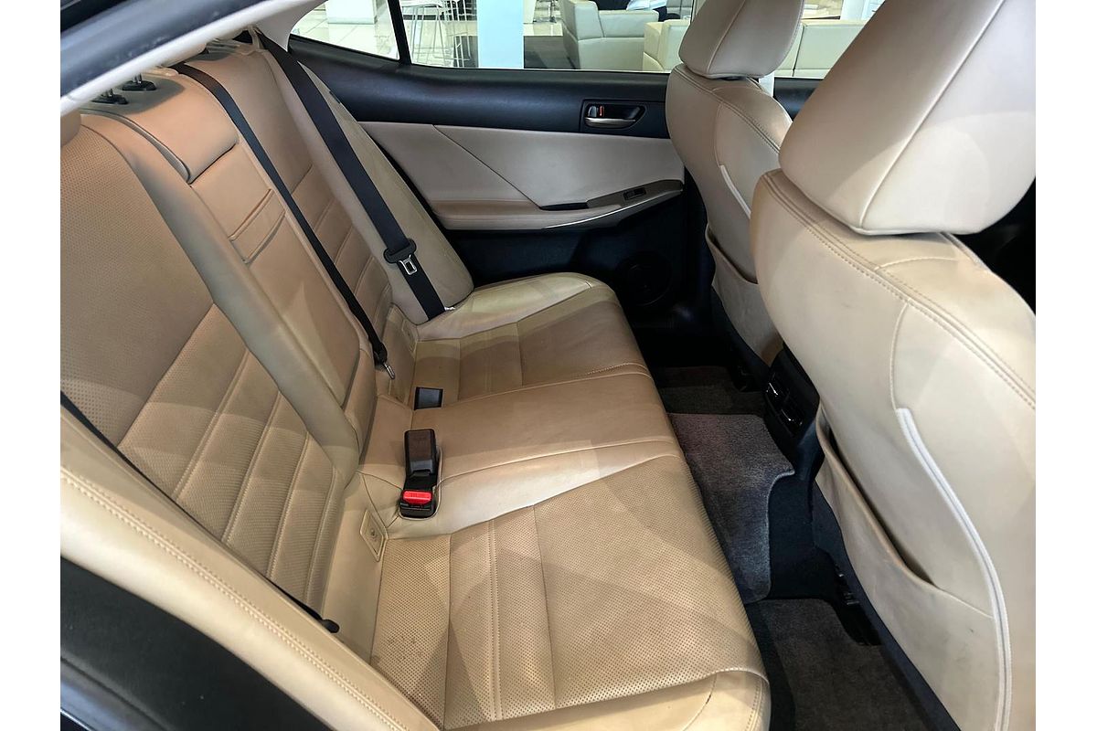2017 Lexus IS IS200t Luxury ASE30R
