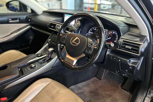2017 Lexus IS IS200t Luxury ASE30R