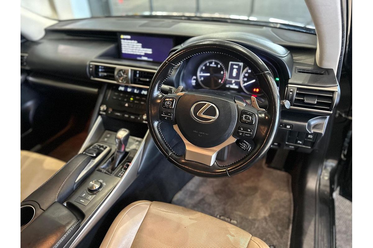 2017 Lexus IS IS200t Luxury ASE30R