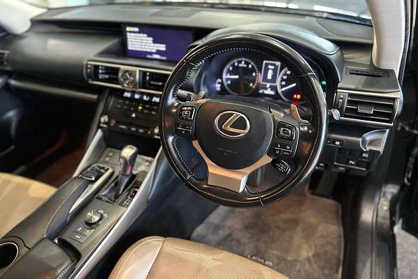 2017 Lexus IS IS200t Luxury ASE30R