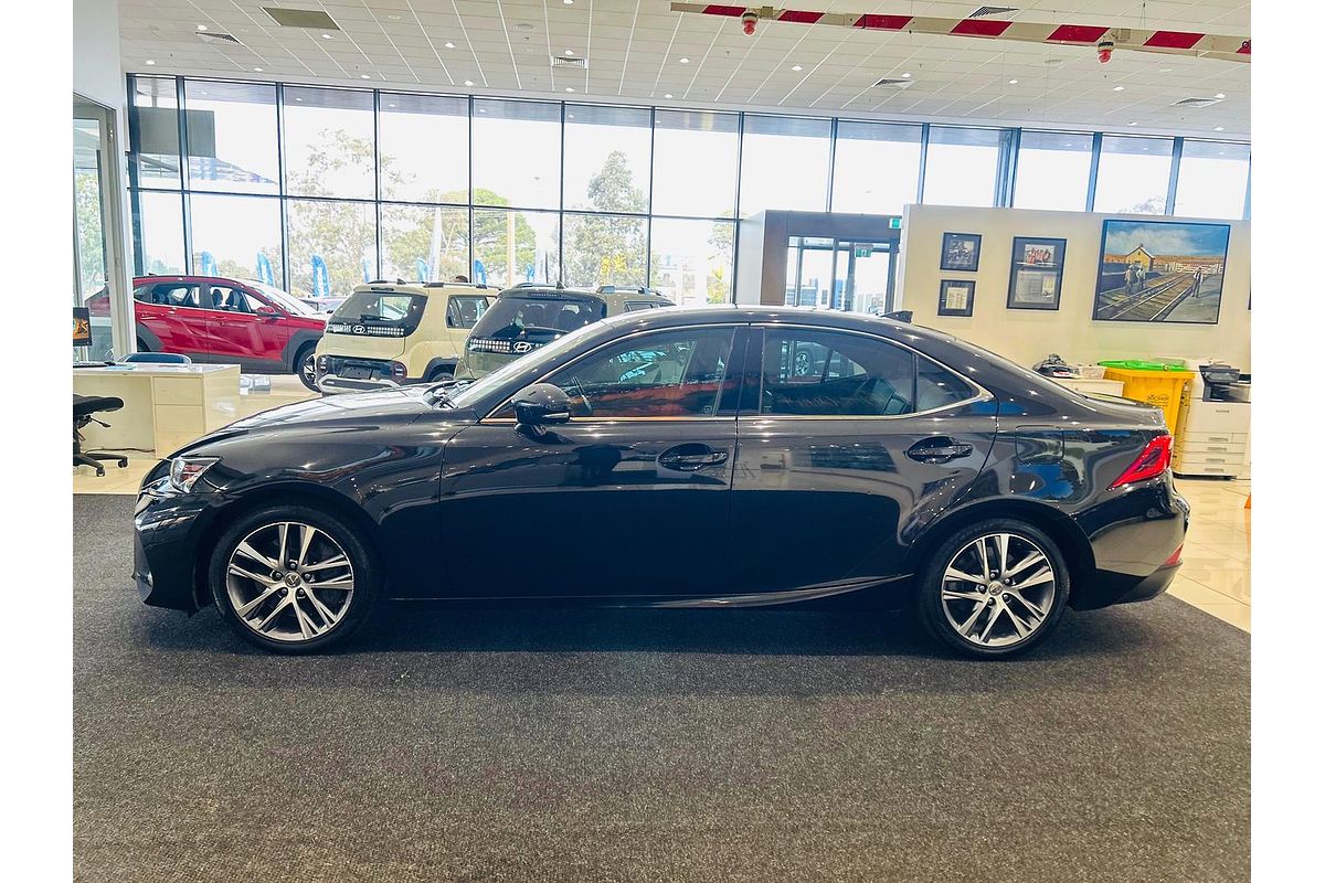 2017 Lexus IS IS200t Luxury ASE30R