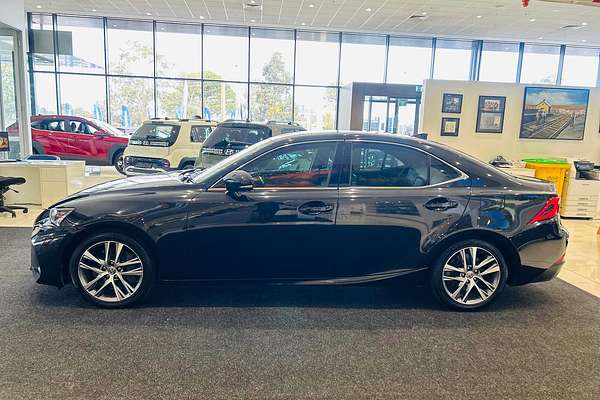 2017 Lexus IS IS200t Luxury ASE30R