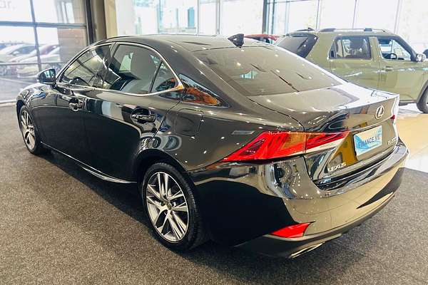 2017 Lexus IS IS200t Luxury ASE30R