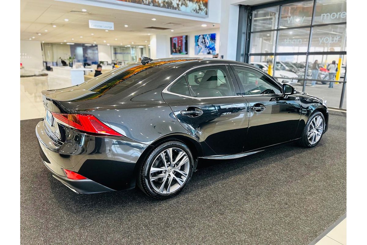 2017 Lexus IS IS200t Luxury ASE30R
