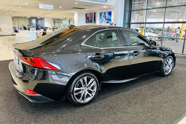 2017 Lexus IS IS200t Luxury ASE30R