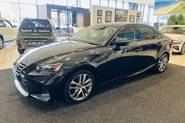 2017 Lexus IS IS200t Luxury ASE30R