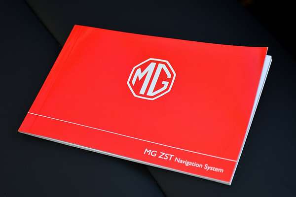 2023 MG ZST Essence