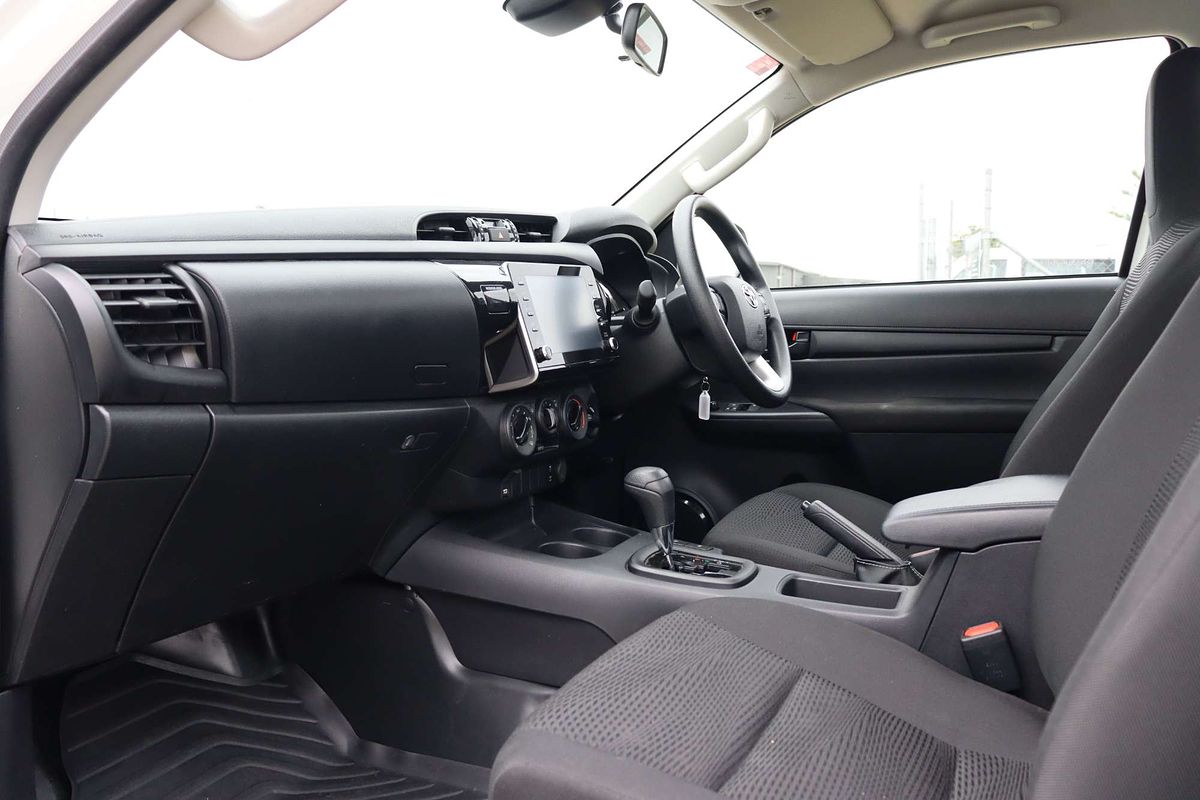 2024 Toyota Hilux SR GUN126R 4X4