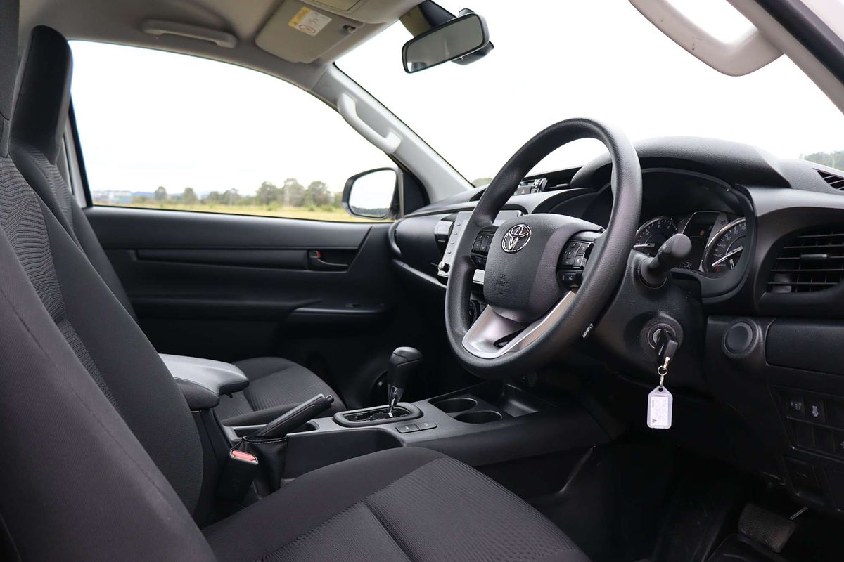 2024 Toyota Hilux SR GUN126R 4X4