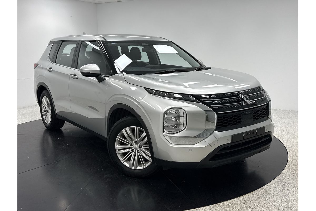 2023 Mitsubishi Outlander ES ZM