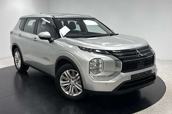 2023 Mitsubishi Outlander ES ZM