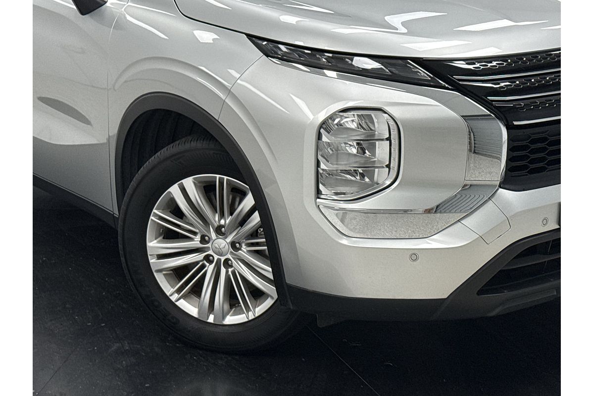 2023 Mitsubishi Outlander ES ZM