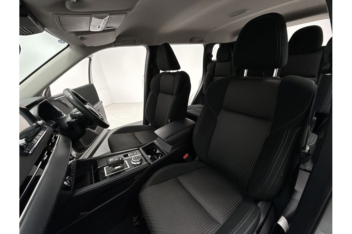 2023 Mitsubishi Outlander ES ZM