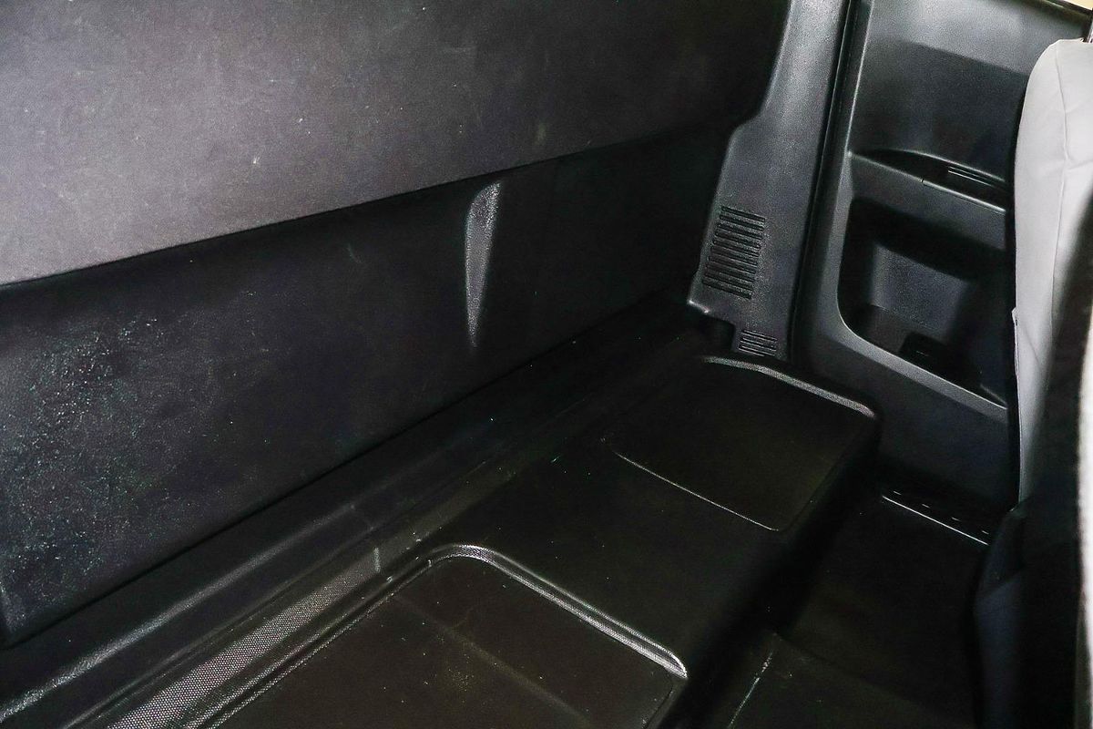 2021 Isuzu D-MAX SX High Ride Rear Wheel Drive