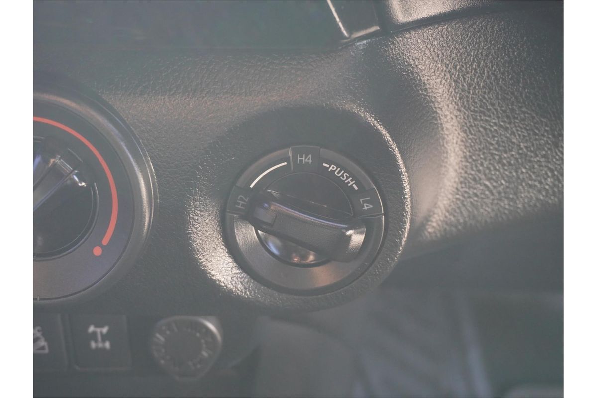 2019 Toyota Hilux SR GUN126R 4X4
