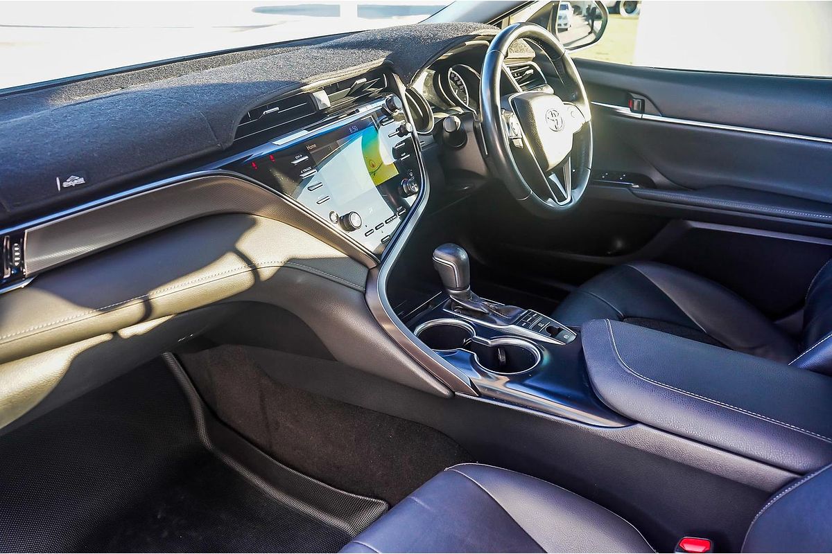 2018 Toyota Camry SX GSV70R