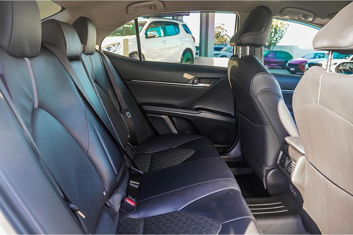 2018 Toyota Camry SX GSV70R