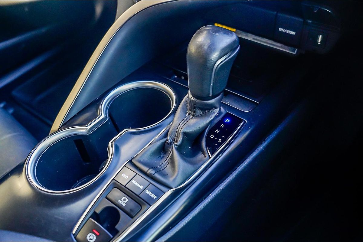 2018 Toyota Camry SX GSV70R