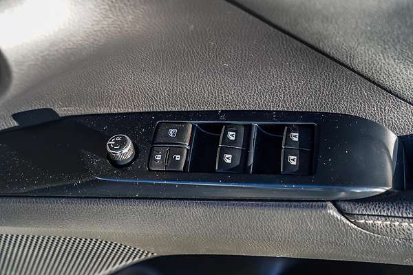2018 Toyota Camry SX GSV70R