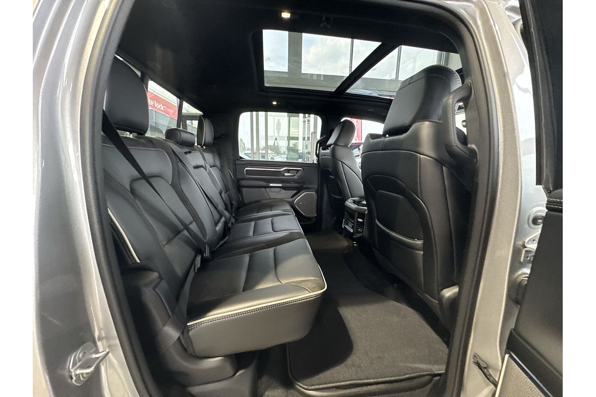 2025 RAM 1500 Laramie Sport Hurricane SO RamBox DT 4X4 SWB