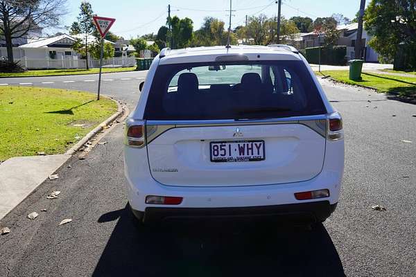 2013 Mitsubishi Outlander ES ZJ