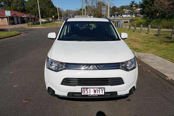 2013 Mitsubishi Outlander ES ZJ