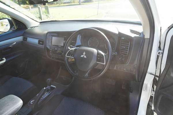 2013 Mitsubishi Outlander ES ZJ