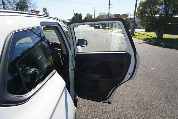 2013 Mitsubishi Outlander ES ZJ