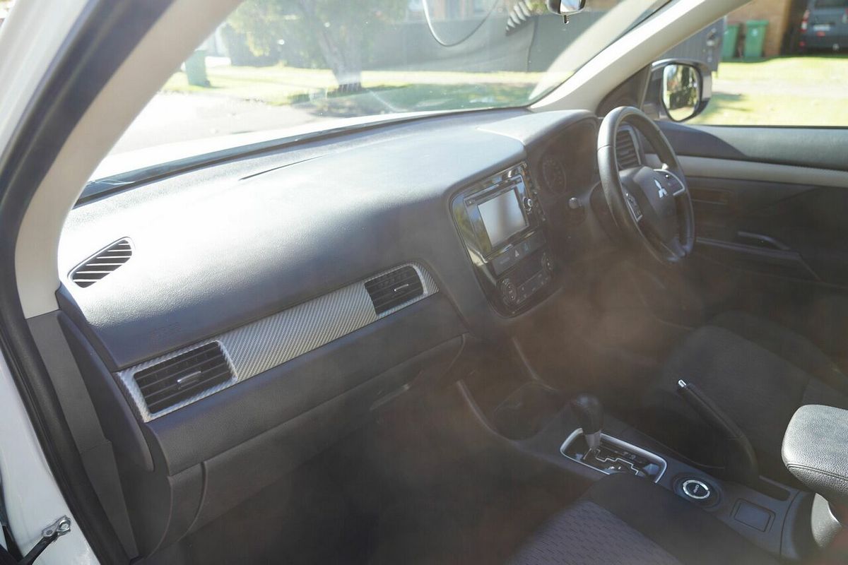 2013 Mitsubishi Outlander ES ZJ