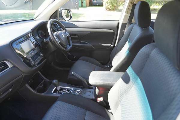 2013 Mitsubishi Outlander ES ZJ