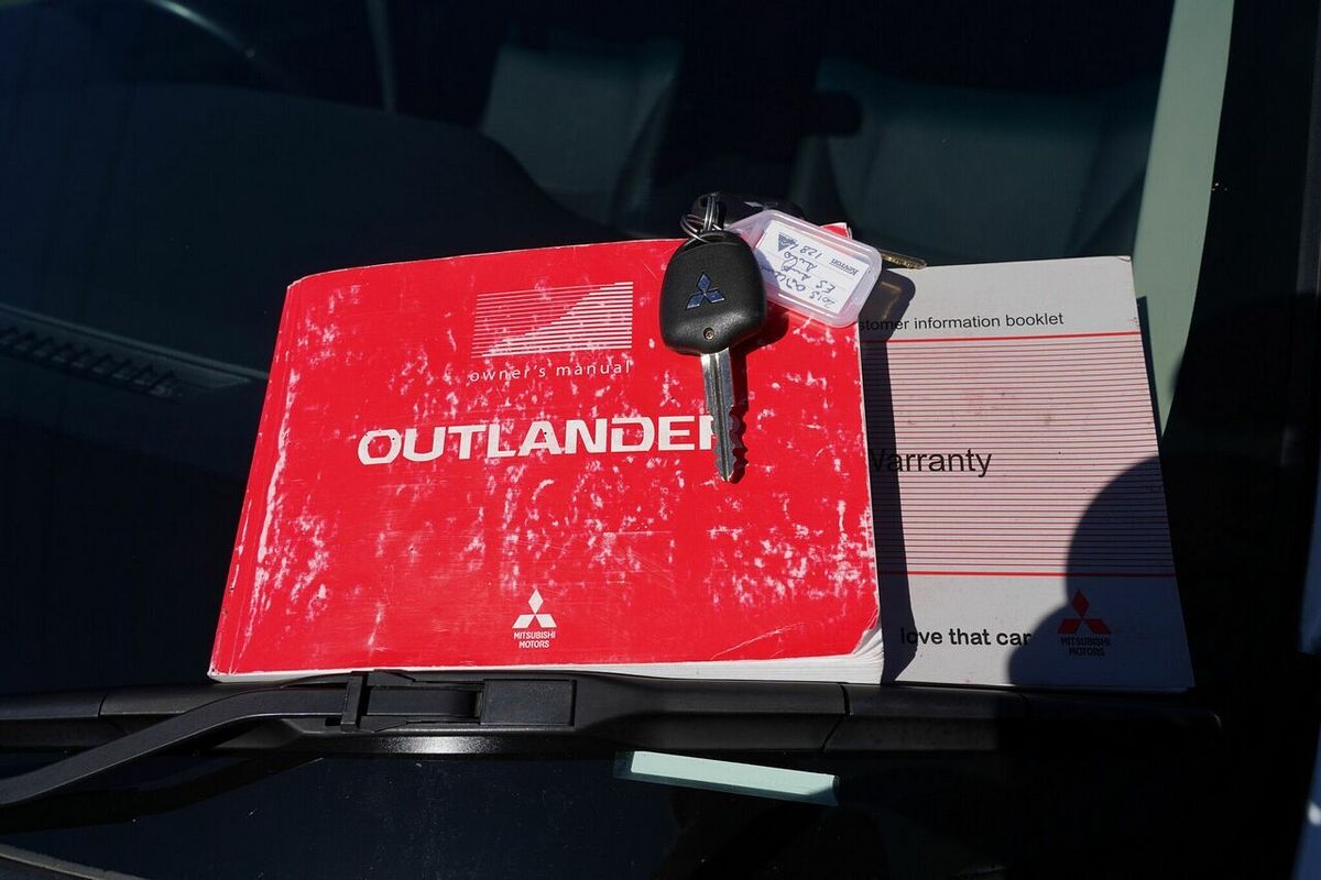 2013 Mitsubishi Outlander ES ZJ