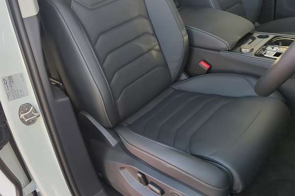 2025 Volkswagen Touareg 170TDI RC
