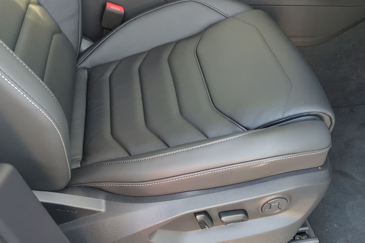 2025 Volkswagen Touareg 170TDI RC