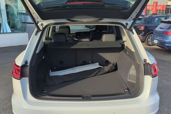 2025 Volkswagen Touareg 170TDI RC