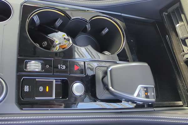 2025 Volkswagen Touareg 170TDI RC