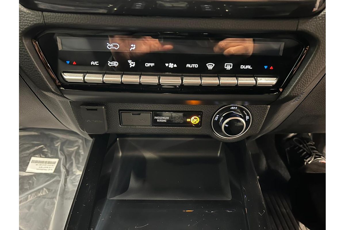 2025 Isuzu D-MAX BLADE 4X4