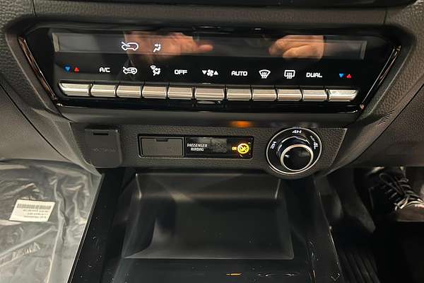 2025 Isuzu D-MAX BLADE 4X4