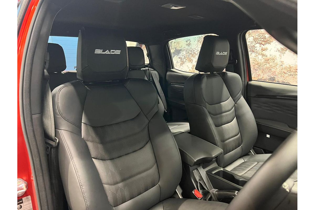 2025 Isuzu D-MAX BLADE 4X4