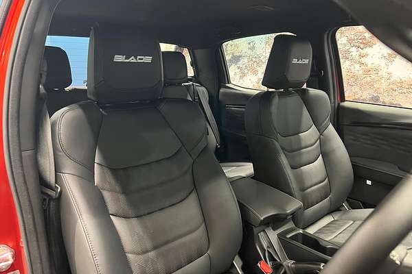 2025 Isuzu D-MAX BLADE 4X4