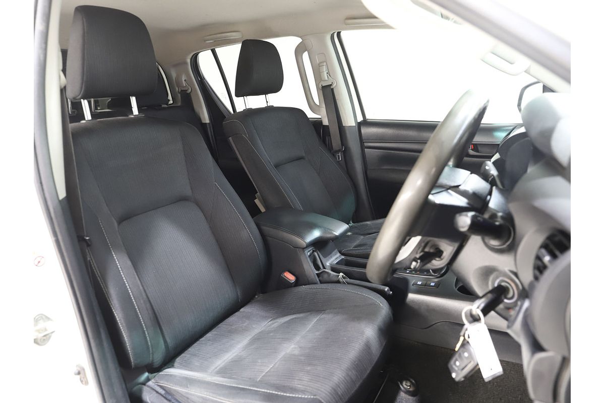 2015 Toyota Hilux SR GUN126R 4X4