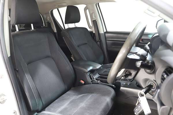 2015 Toyota Hilux SR GUN126R 4X4