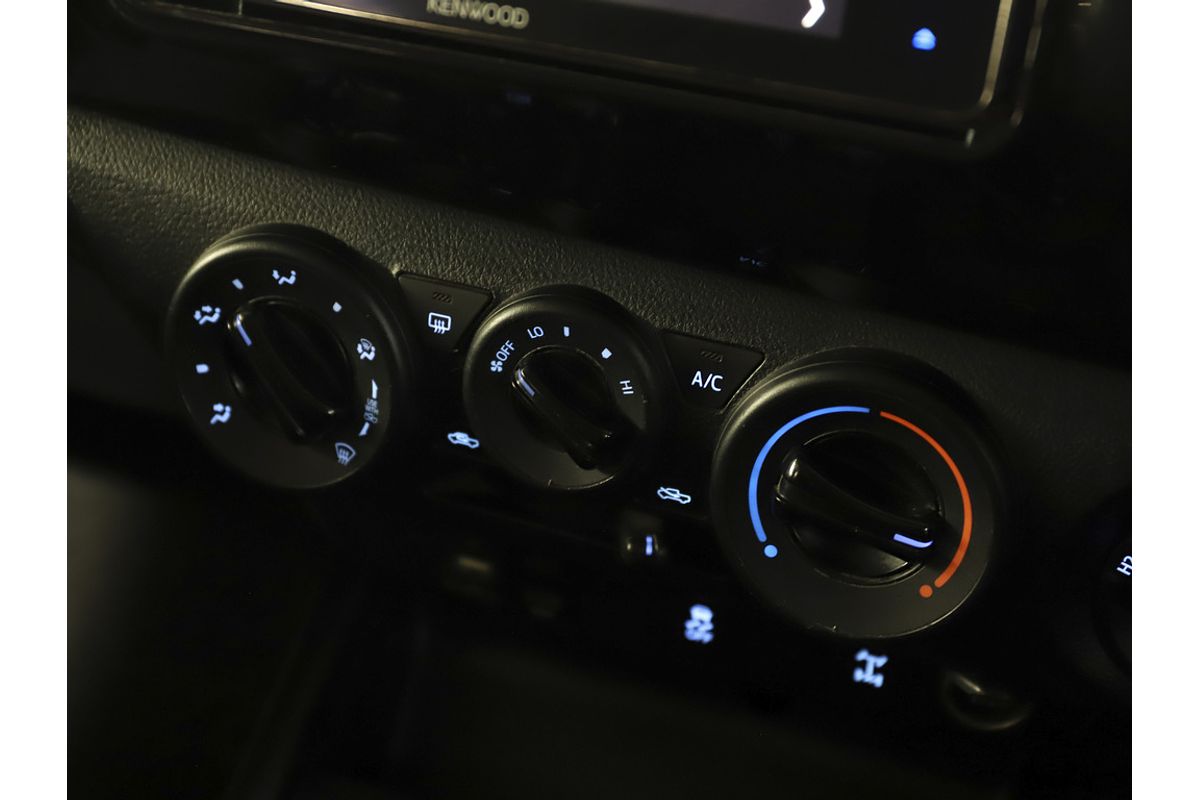 2015 Toyota Hilux SR GUN126R 4X4