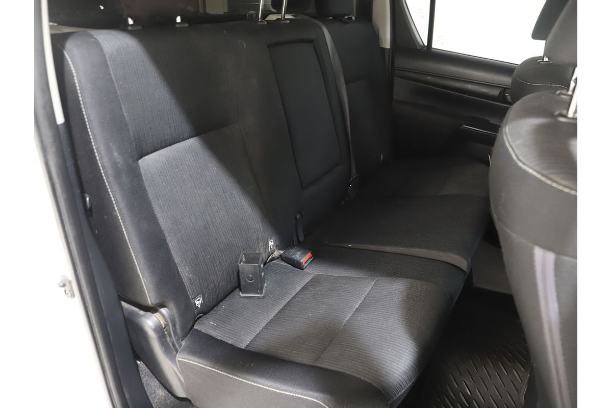 2015 Toyota Hilux SR GUN126R 4X4