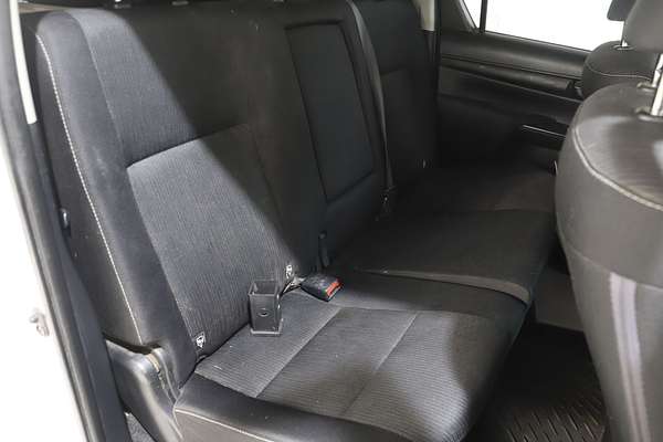 2015 Toyota Hilux SR GUN126R 4X4