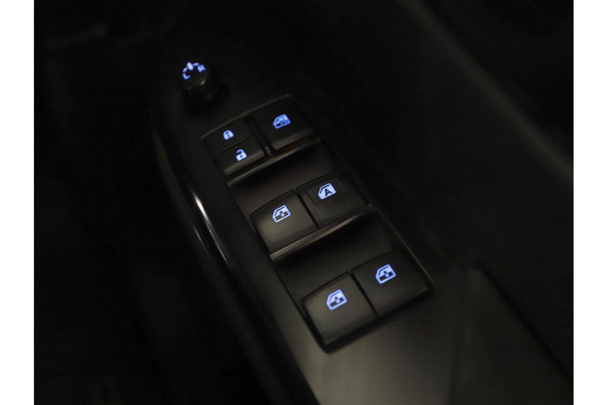 2015 Toyota Hilux SR GUN126R 4X4