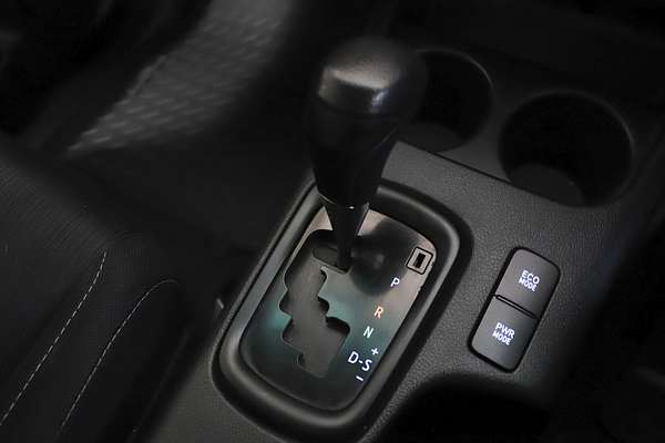 2015 Toyota Hilux SR GUN126R 4X4