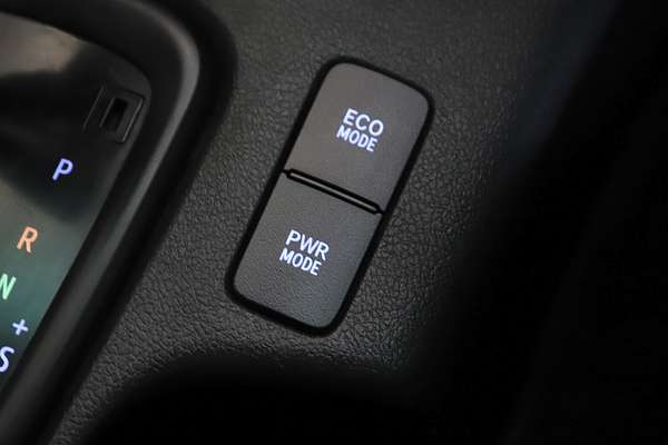 2015 Toyota Hilux SR GUN126R 4X4
