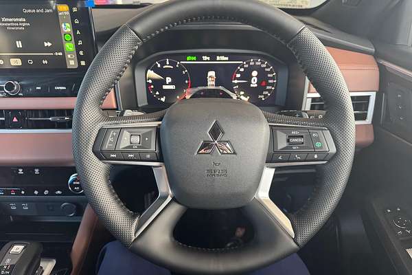 2025 Mitsubishi Outlander Exceed Tourer ZM