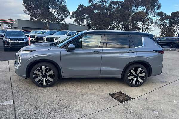 2025 Mitsubishi Outlander Exceed Tourer ZM