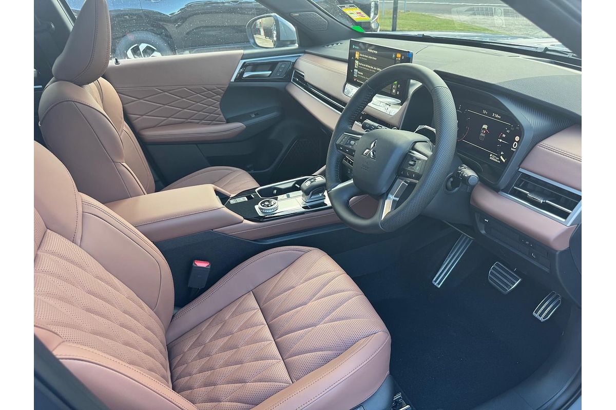 2025 Mitsubishi Outlander Exceed Tourer ZM